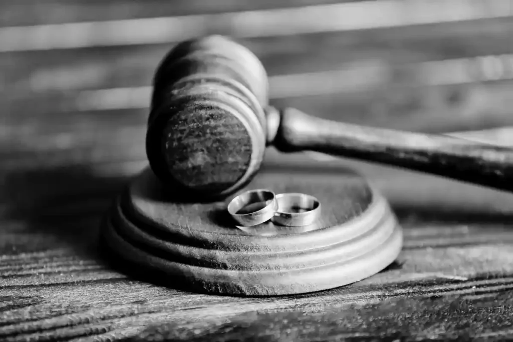 Wedding rings and gavel post-divorce estate planning in Wilmington